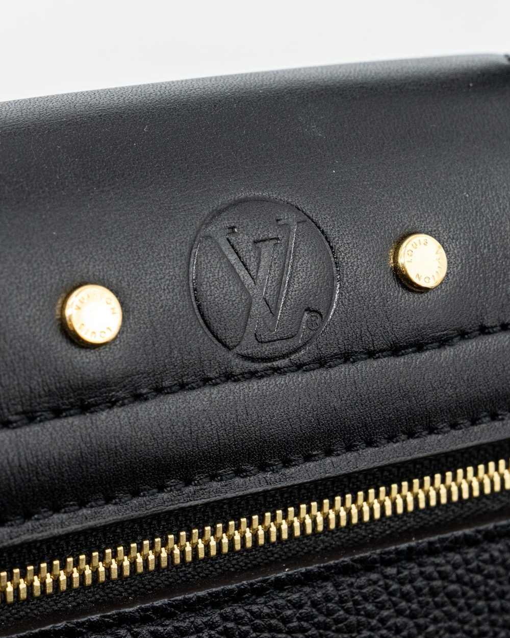 AAA Replica Louis Vuitton LV FLAP SHOULDER BAG CALFSKIN BLACK GHW
