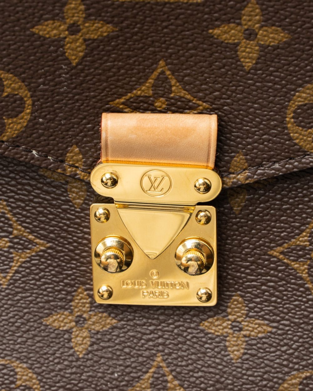 AAA Replica Louis Vuitton LV POCHETTE MÉTIS MONOGRAM CANVAS GHW (NEW VERSION)