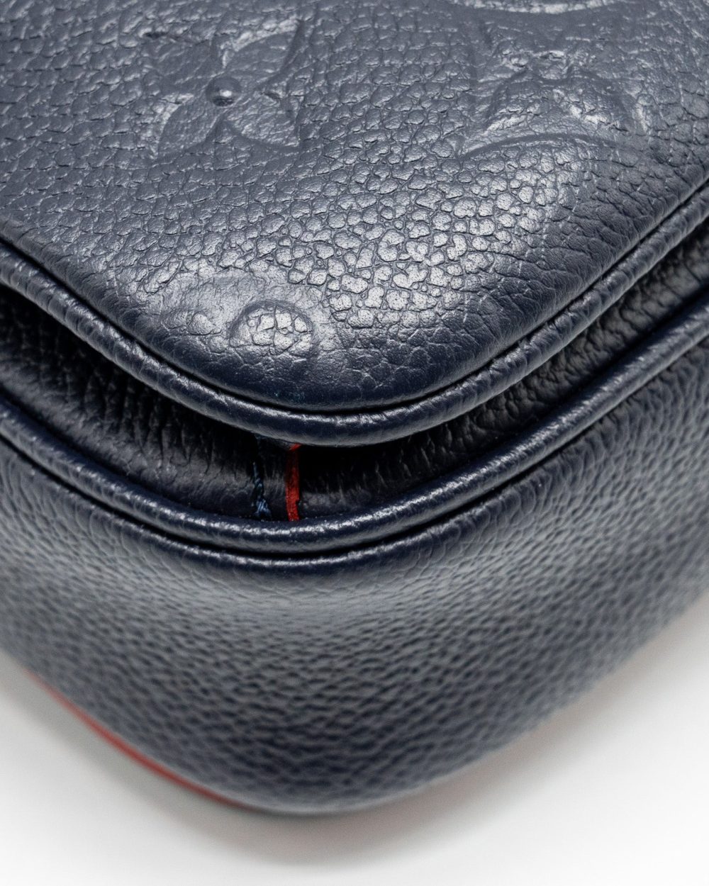 AAA Replica Louis Vuitton LV POCHETTE METIS MONOGRAM EMPREINETE NAVY GHW