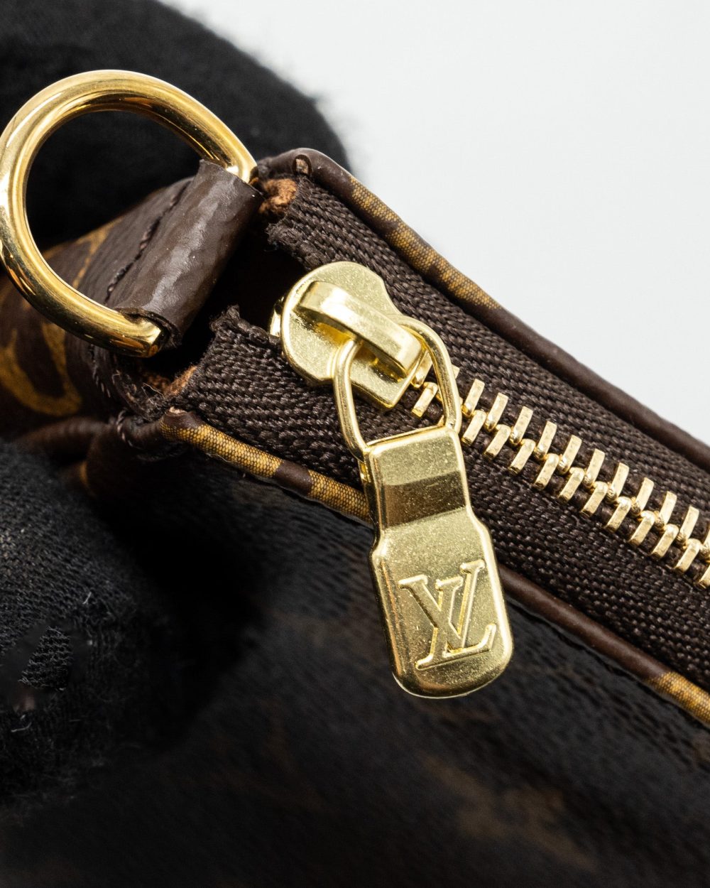 AAA Replica Louis Vuitton LV POCHETTE ACCESSORIES MONOGRAM CANVAS GHW
