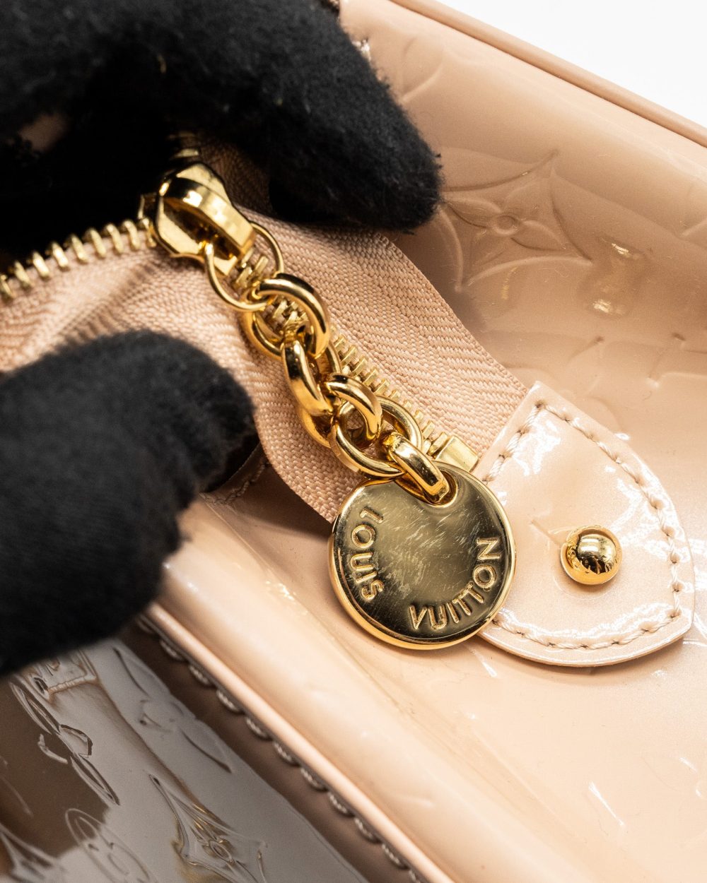 AAA Replica Louis Vuitton LV BREA MM PATENT LEATHER BEIGE GHW