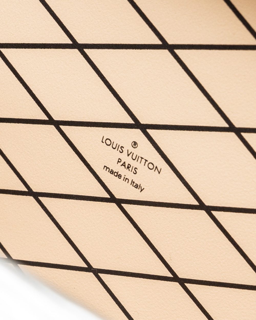 AAA Replica Louis Vuitton LV PETITE MALLE EPI WHITE/BLACK GHW