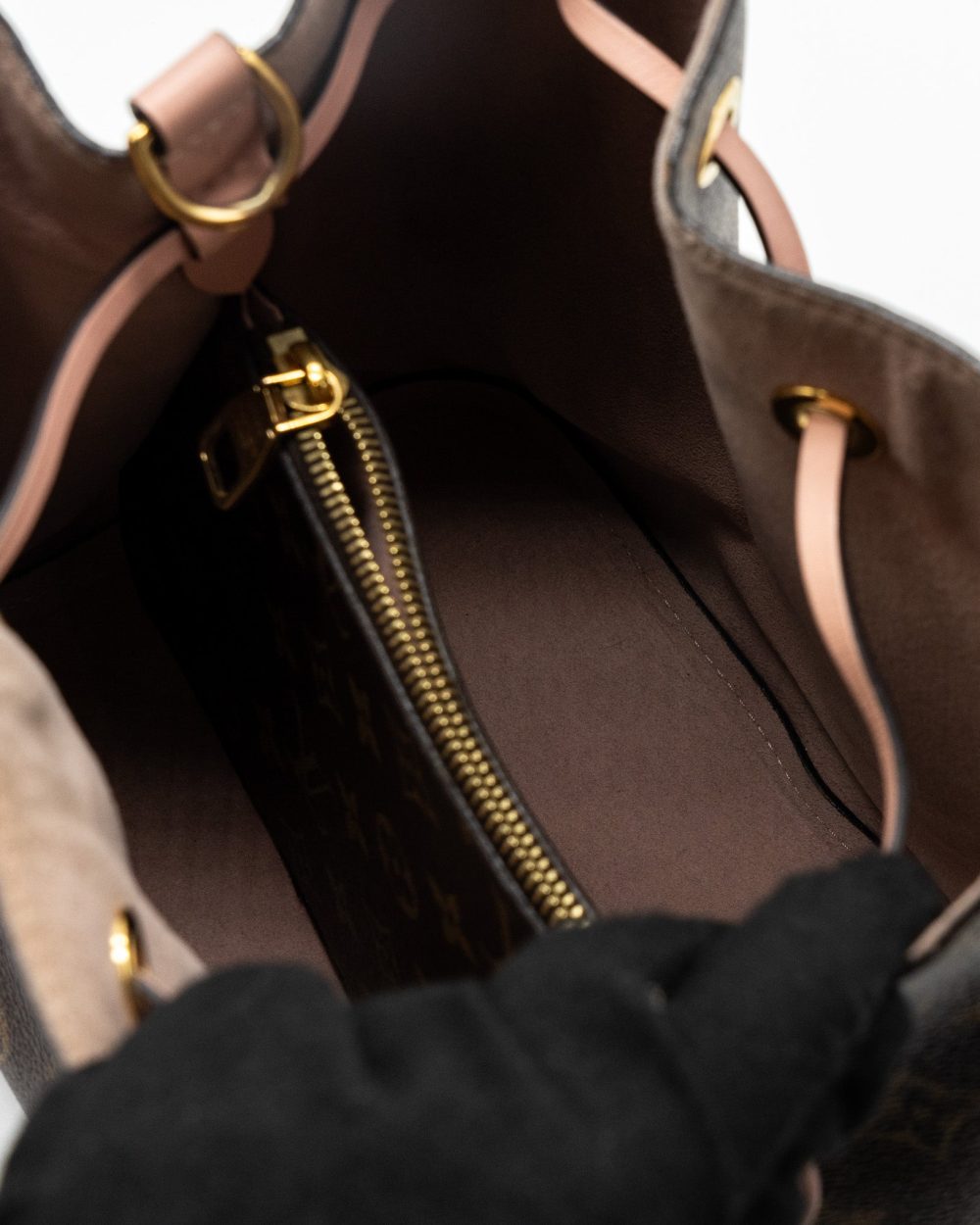 AAA Replica Louis Vuitton LV NEONOE MONOGRAM CANVAS / ROSE POUDRE GHW