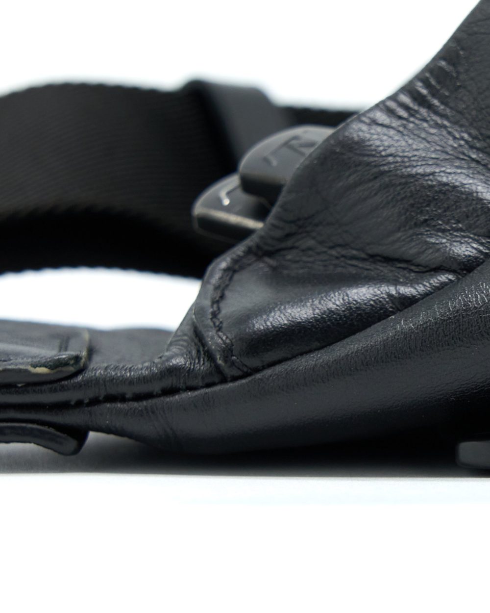 AAA Replica Louis Vuitton LV DISCOVERY BUMBAG PM MONOGRAM SHADOW CALFSKIN BLACK/BLACK HARDWARE