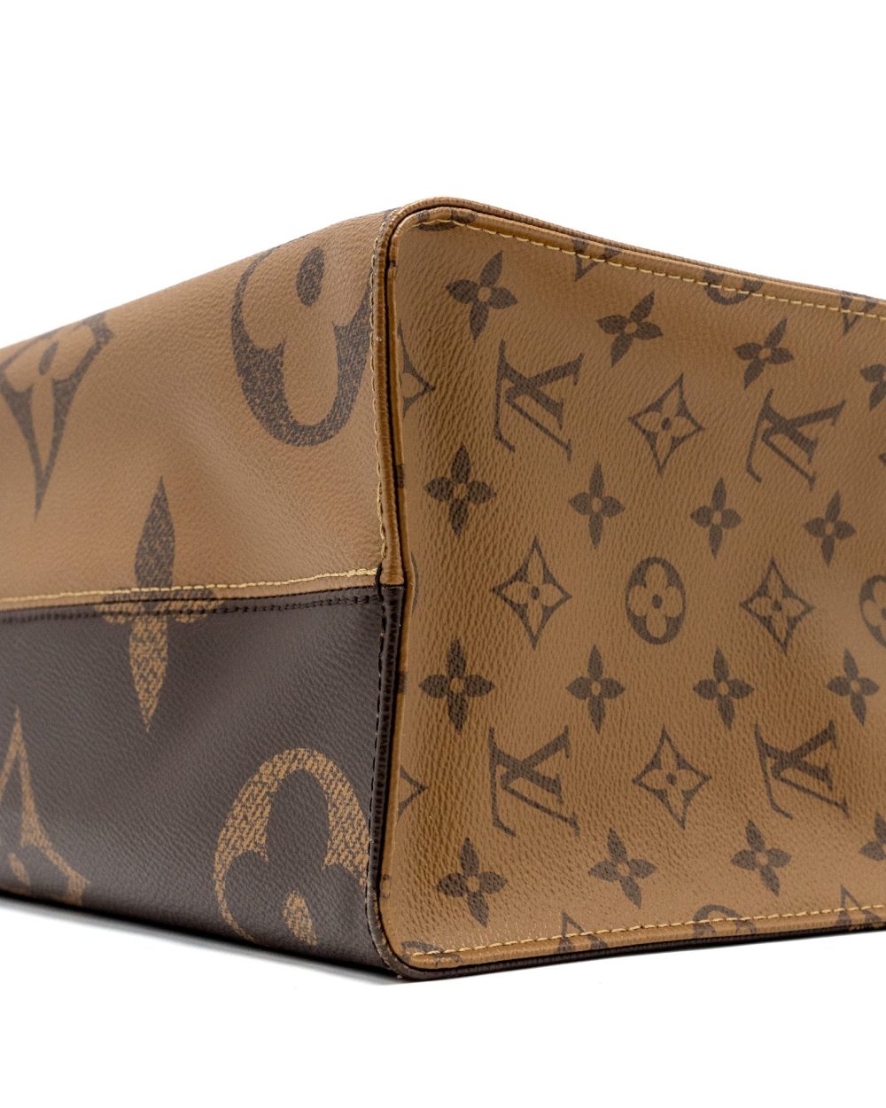 AAA Replica Louis Vuitton LV ONTHEGO MM MONOGRAM CANVAS GHW