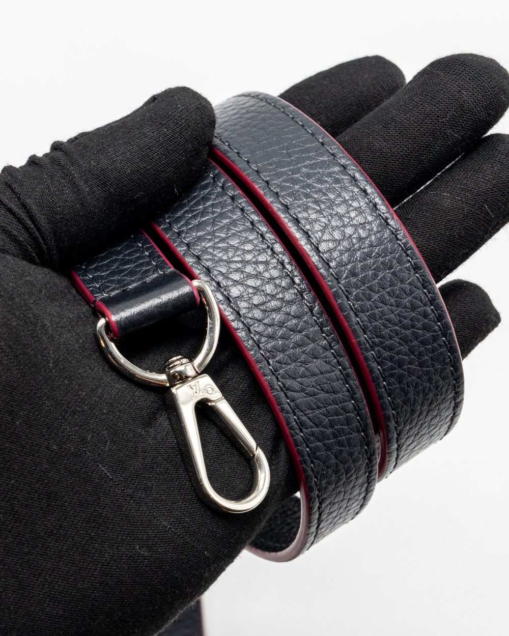 AAA Replica Louis Vuitton LV CAPUCINES BB TAURILLON NAVY SHW