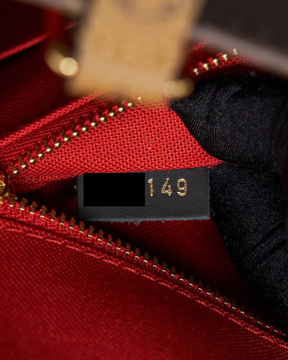 AAA Replica Louis Vuitton LV ON THE GO GM MONOGRAM REVERSE CANVAS GHW