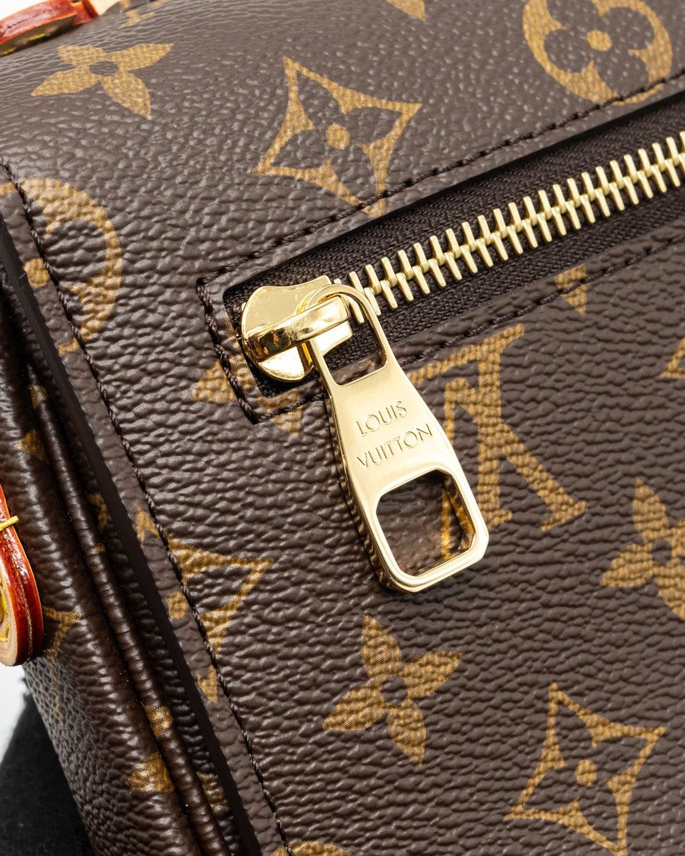 AAA Replica Louis Vuitton LV POCHETTE MÉTIS MONOGRAM CANVAS GHW