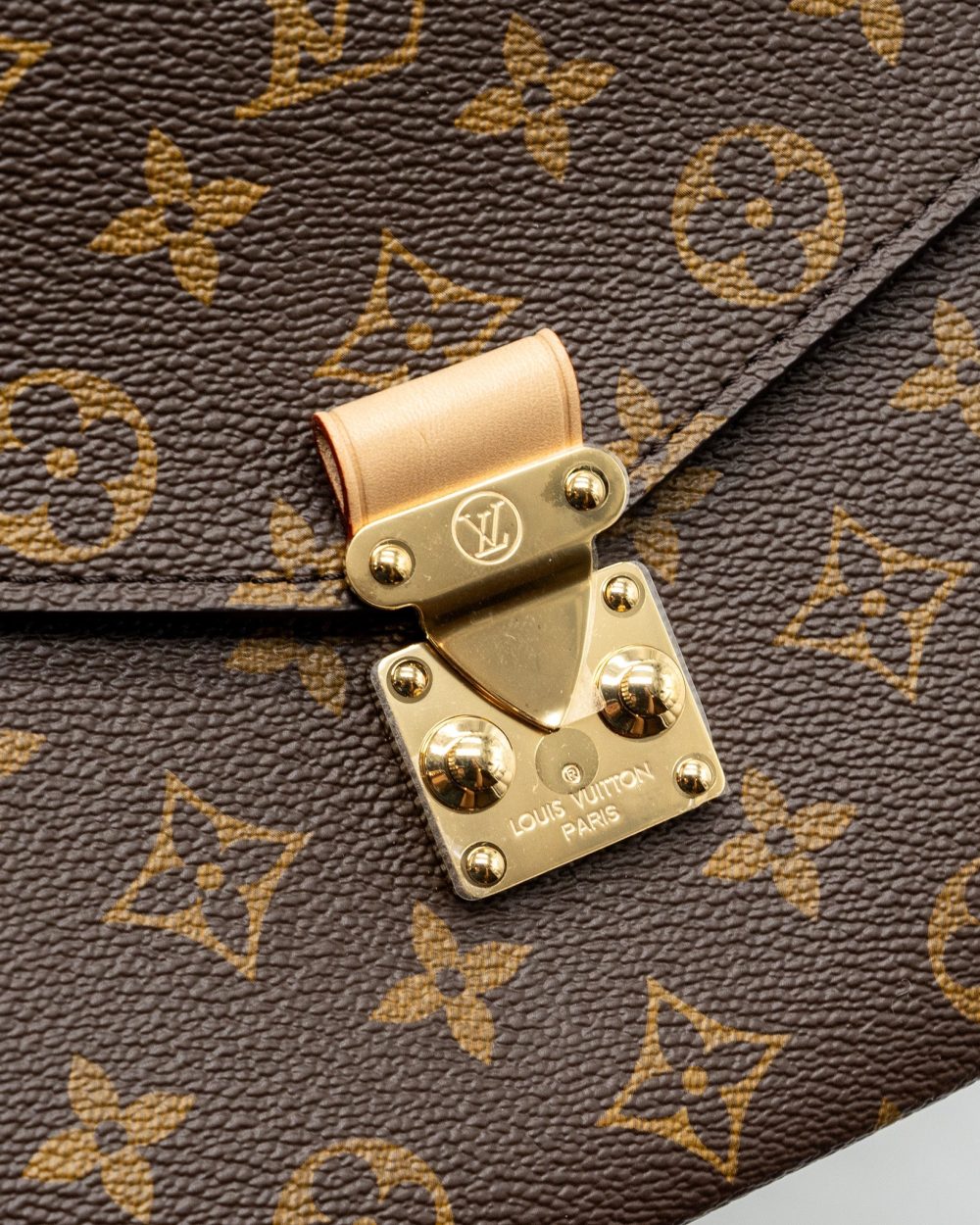 AAA Replica Louis Vuitton LV POCHETTE MÉTIS MONOGRAM CANVAS GHW