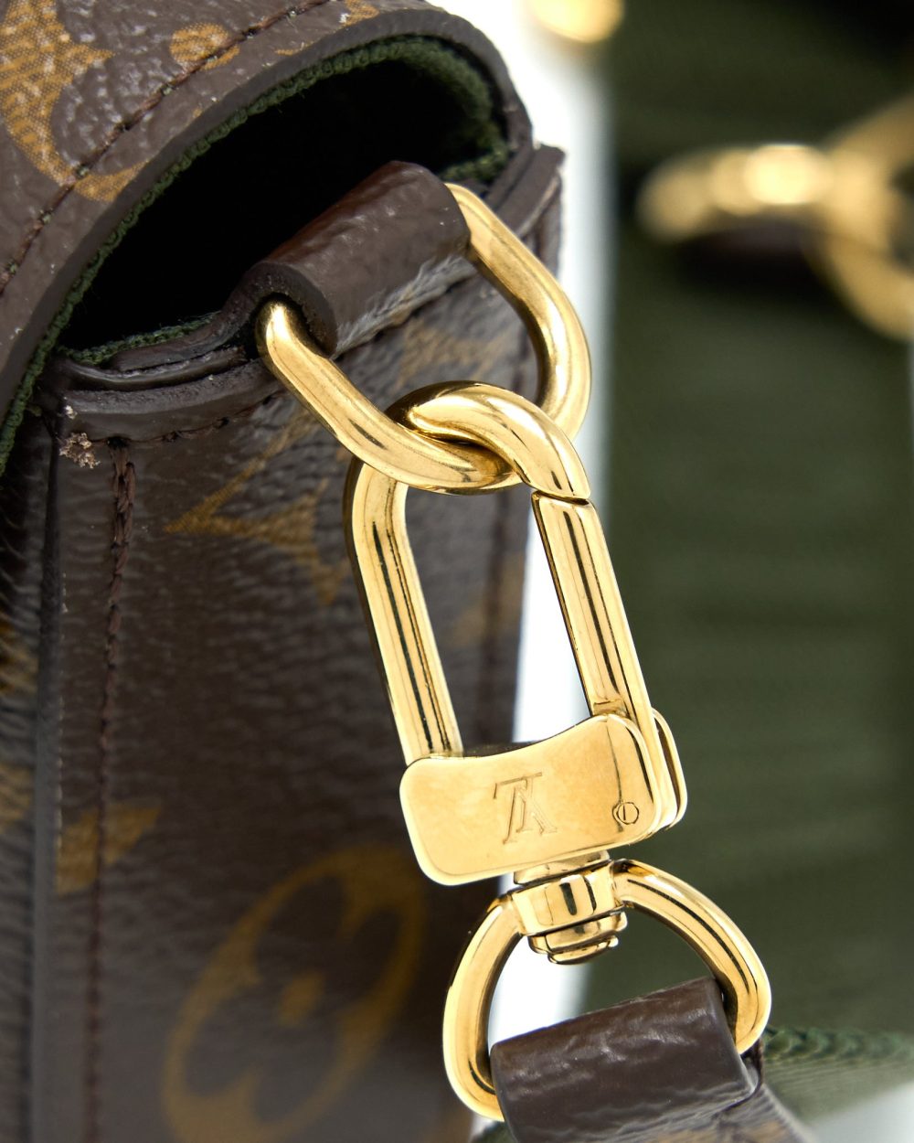 AAA Replica Louis Vuitton LV FELICIE STRAP & GO MONOGRAM CANVAS GHW