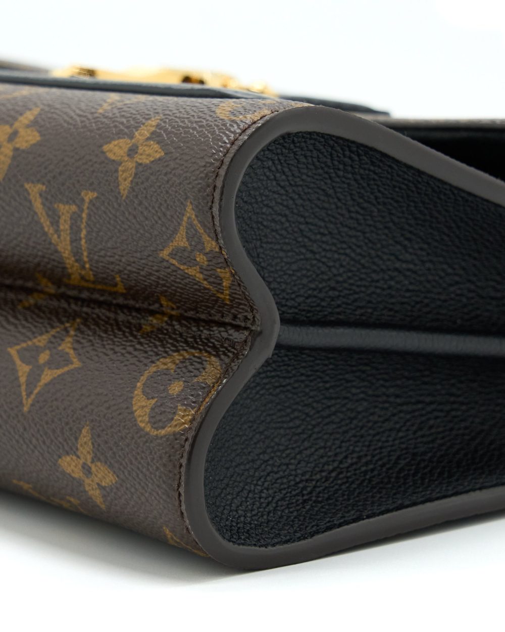 AAA Replica Louis Vuitton LV VICTOIRE M41730 BAG MONOGRAM CANVAS GHW M41730