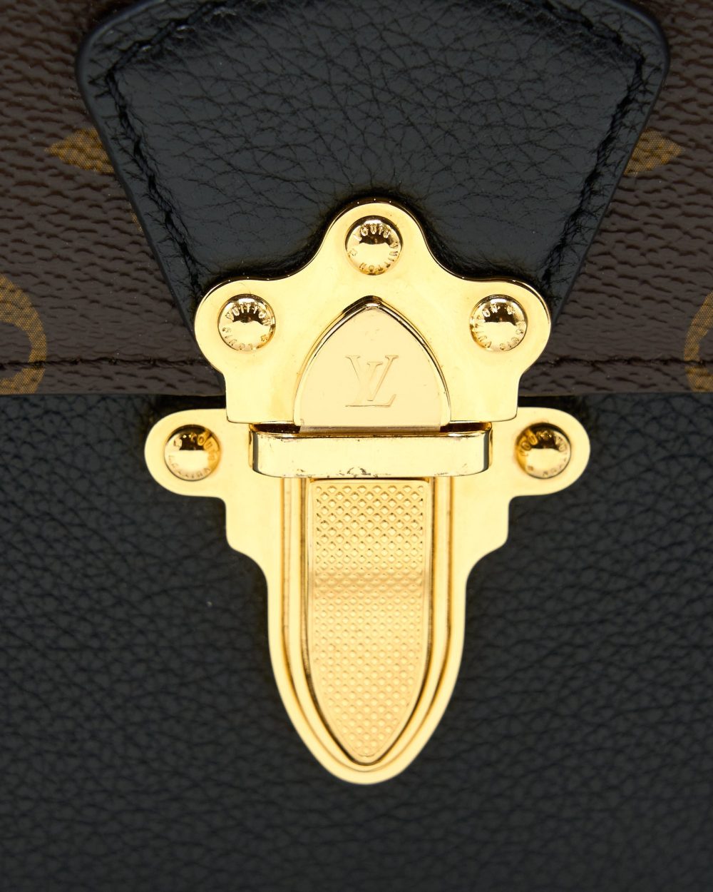 AAA Replica Louis Vuitton LV VICTOIRE M41730 BAG MONOGRAM CANVAS GHW M41730
