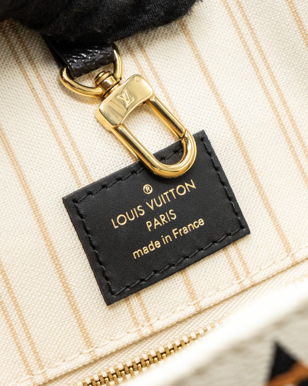 AAA Replica Louis Vuitton LV ONTHEGO GM LIMITED JUNGLE MONOGRAM MULTICOLOR GHW