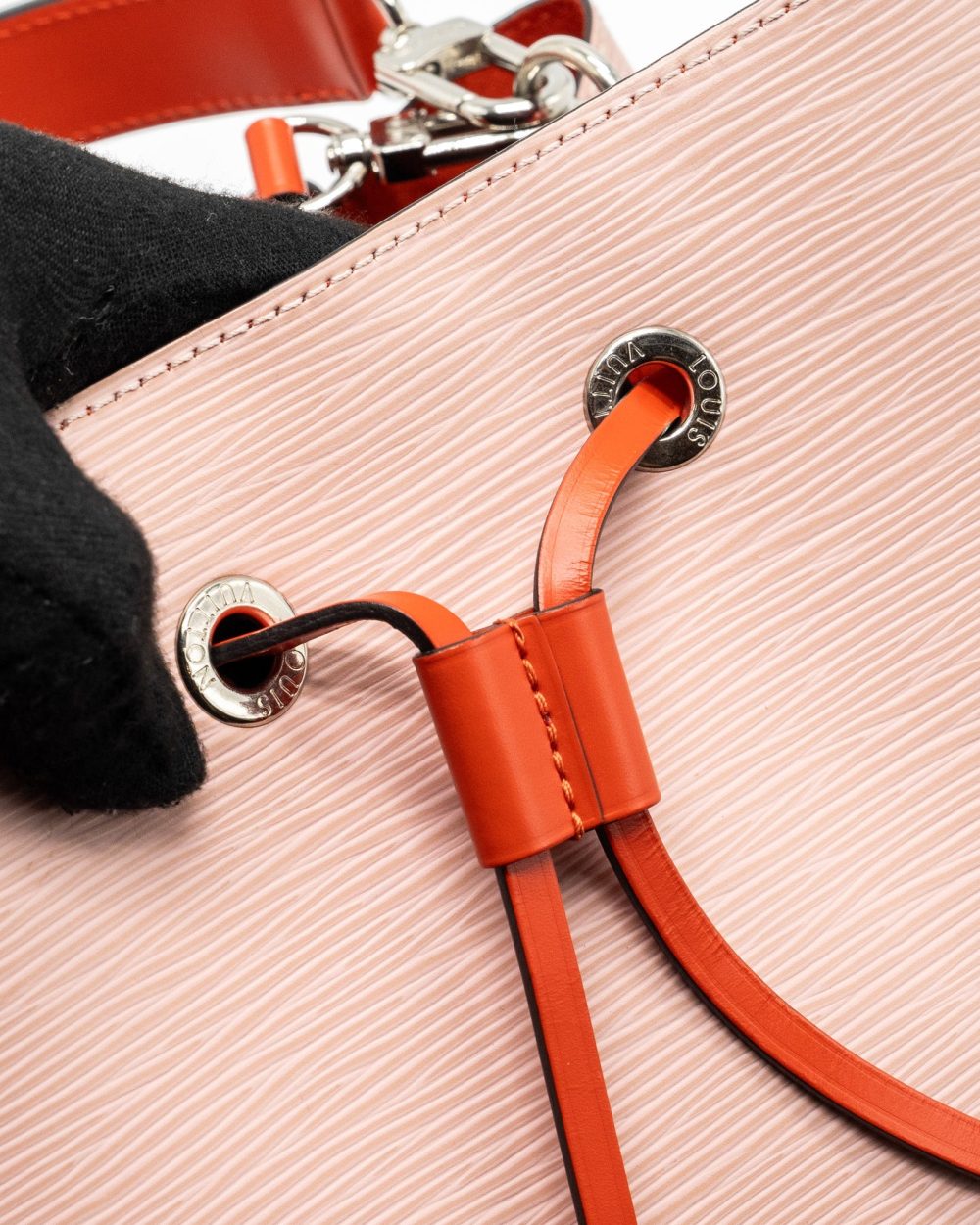 AAA Replica Louis Vuitton LV NEONOE EPI LEATHER PINK MULTICOLOR SHW