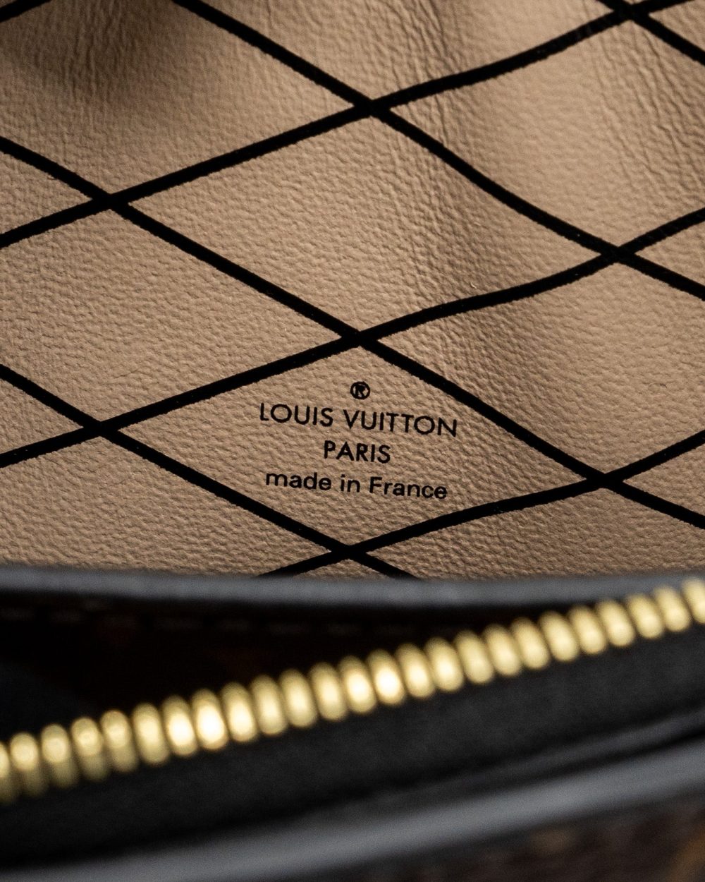AAA Replica Louis Vuitton LV TRUNK CLUTCH MONOGRAM REVERSE CANVAS GHW