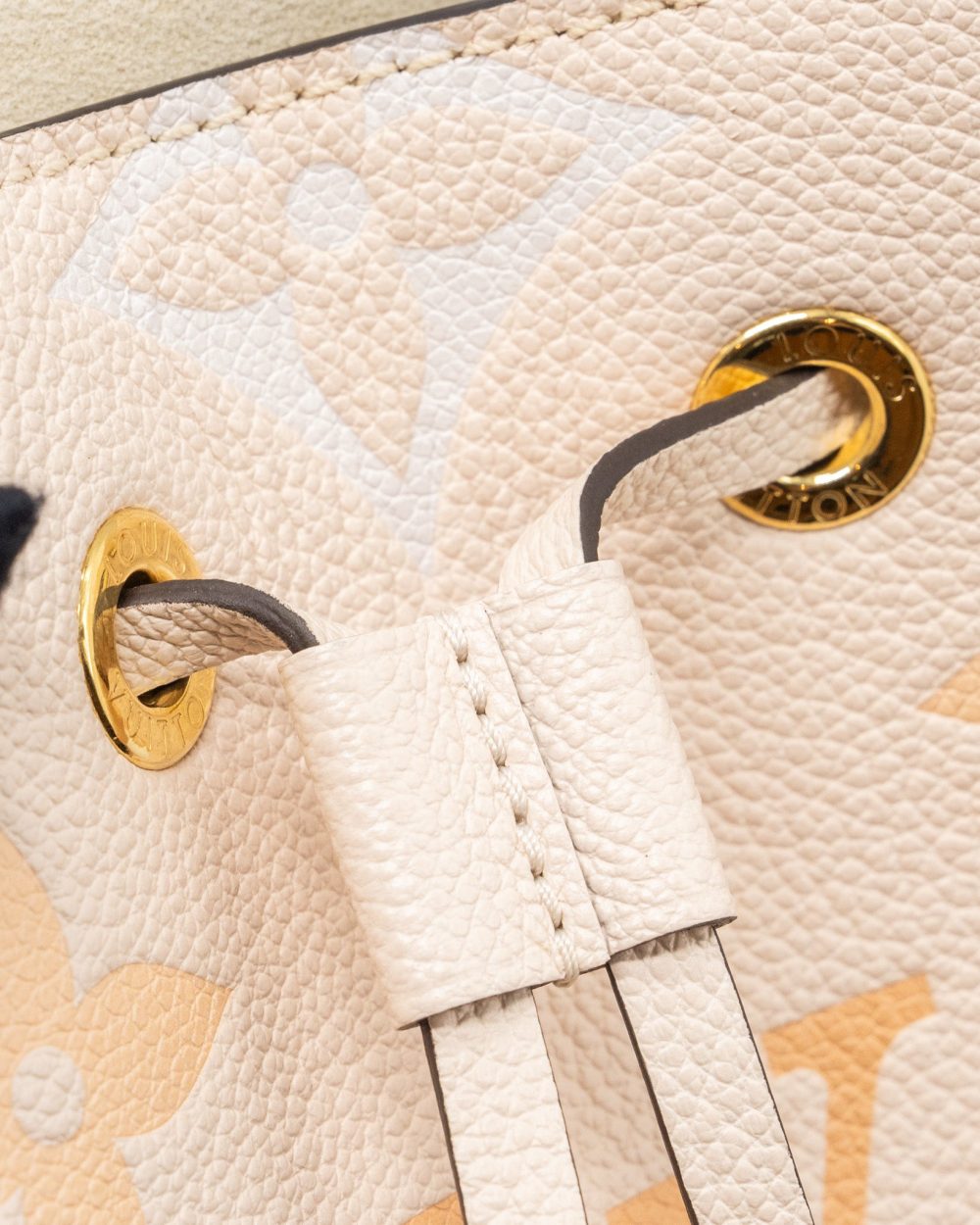 AAA Replica Louis Vuitton LV NEONOE BB EMPREINTE CREAM/ MULTICOLOUR GHW