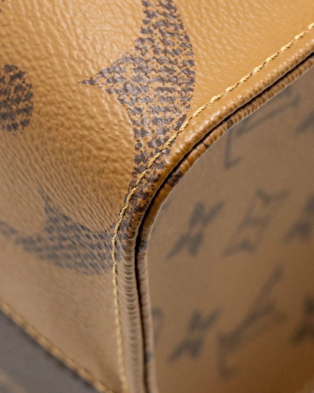 AAA Replica Louis Vuitton LV ONTHEGO MM MONOGRAM CANVAS GHW