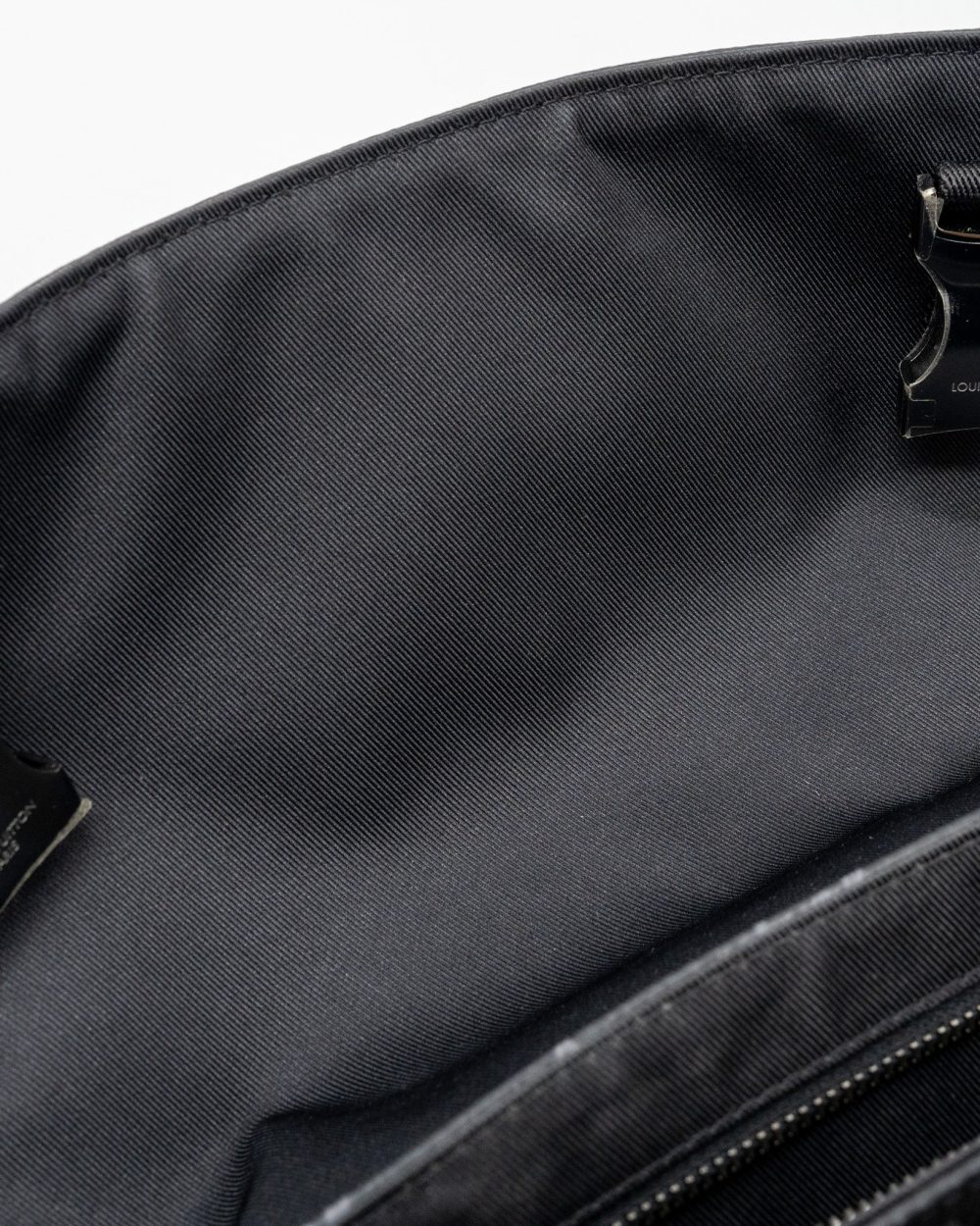 AAA Replica Louis Vuitton LV MESSENGER PM VOYOGER MONOGRAM ECLIPSE CANVAS BLACK SHW