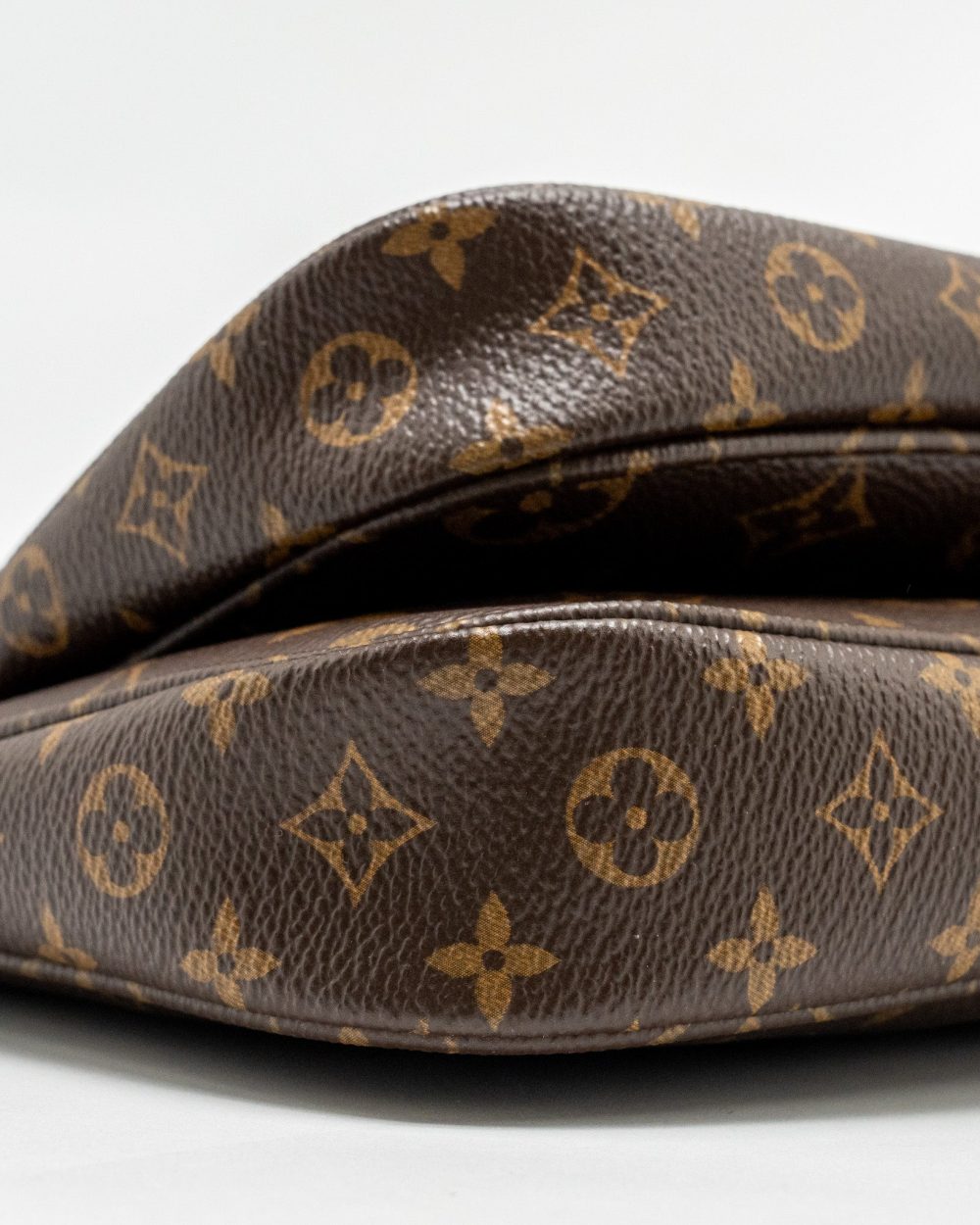 AAA Replica Louis Vuitton LV MULTI POCHETTE ACCESSORIES MONOGRAM CANVAS PINK STRAP GHW