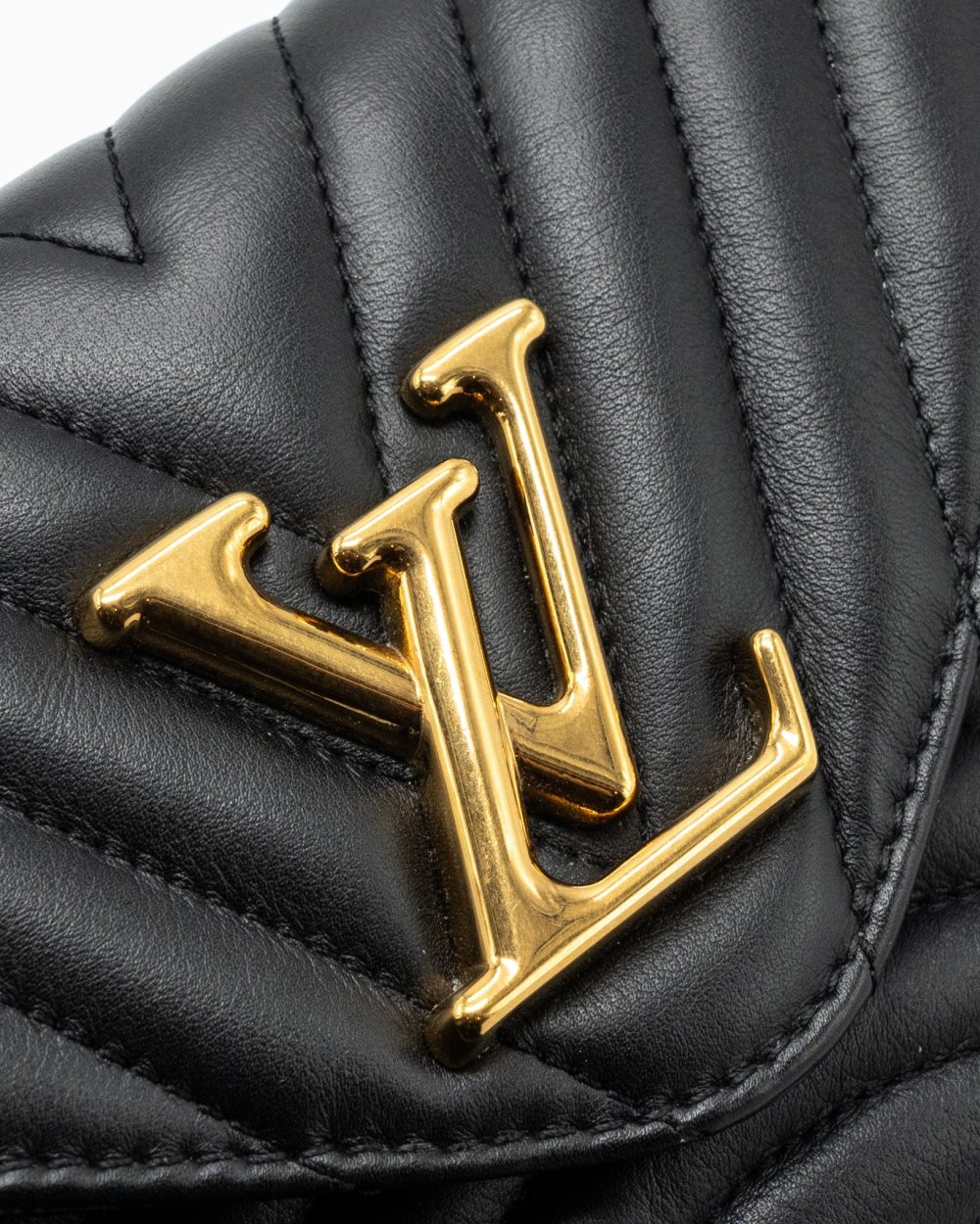 AAA Replica Louis Vuitton LV NEW WAVE MULTI POCHETTE CALFSKIN BLACK GHW