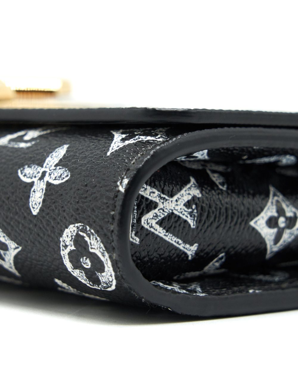 AAA Replica Louis Vuitton LV TWIST CHAIN WALLET MONOGRAM CATOGRAM CAT BLACK
