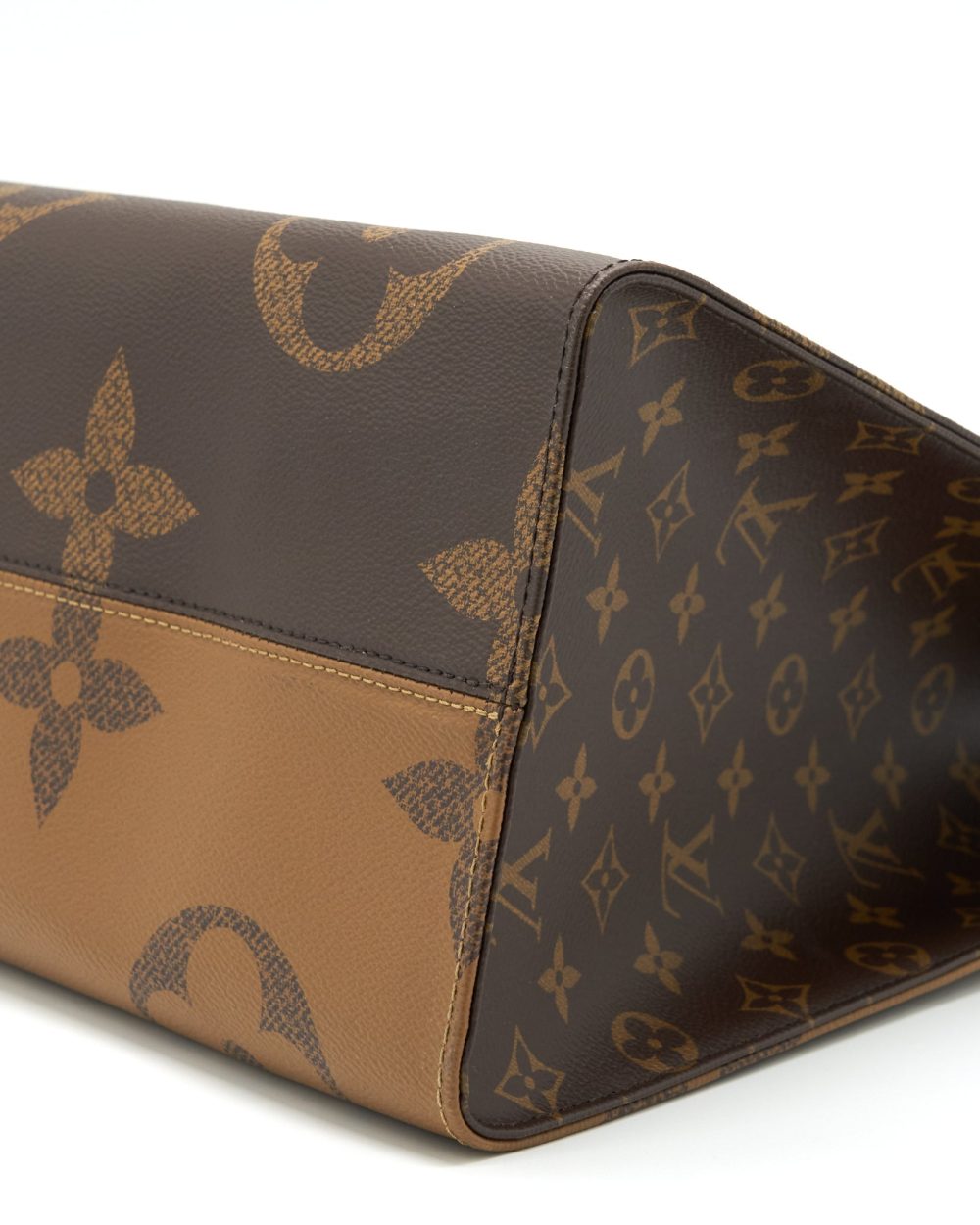 AAA Replica Louis Vuitton LV ON THE GO GM MONOGRAM REVERSE CANVAS GHW