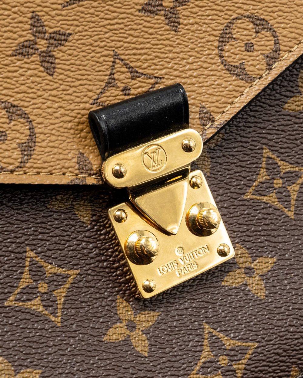 AAA Replica Louis Vuitton LV POCHETTE METIS MONOGRAM REVERSE CANVAS GHW