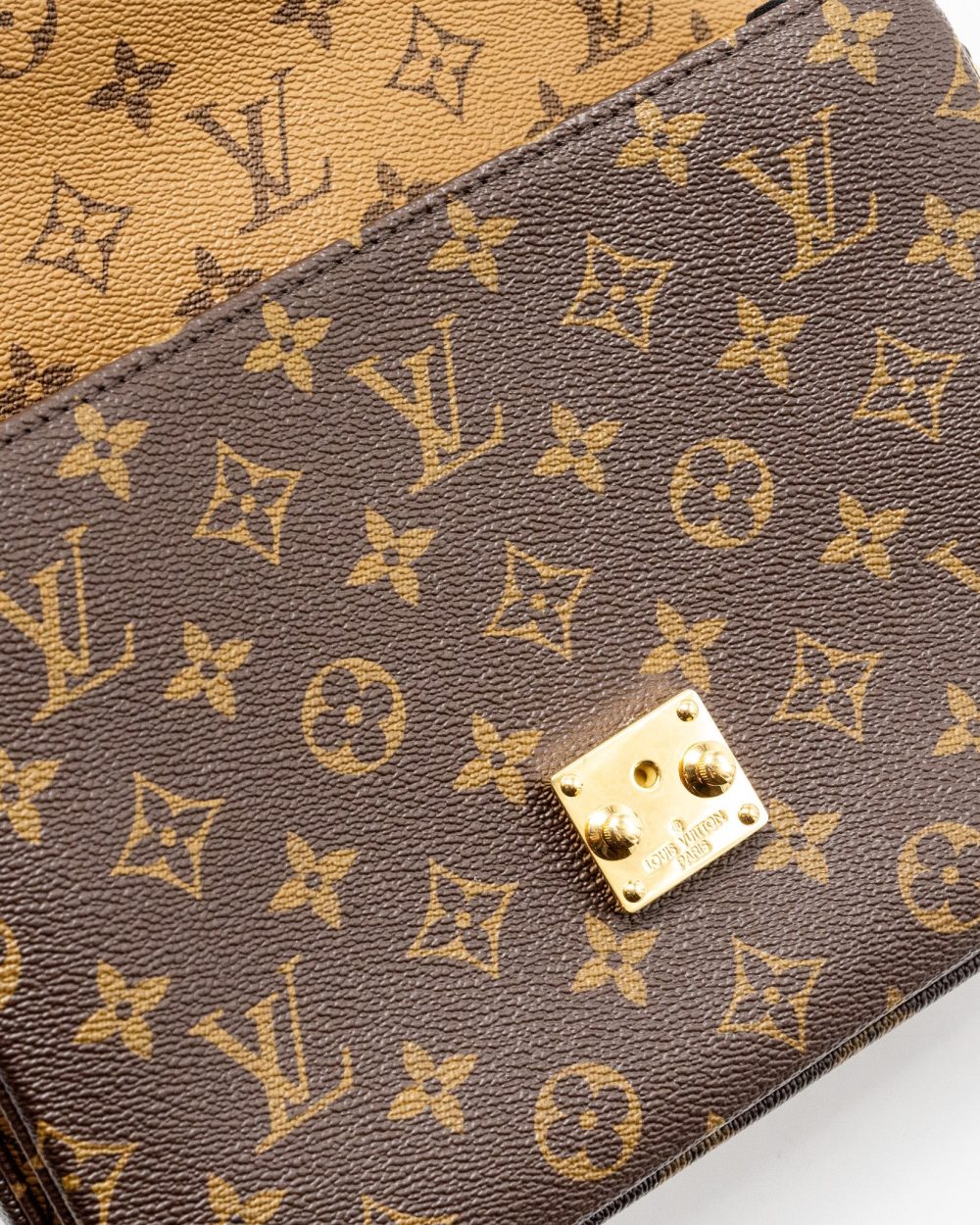 AAA Replica Louis Vuitton LV POCHETTE METIS MONOGRAM REVERSE CANVAS GHW