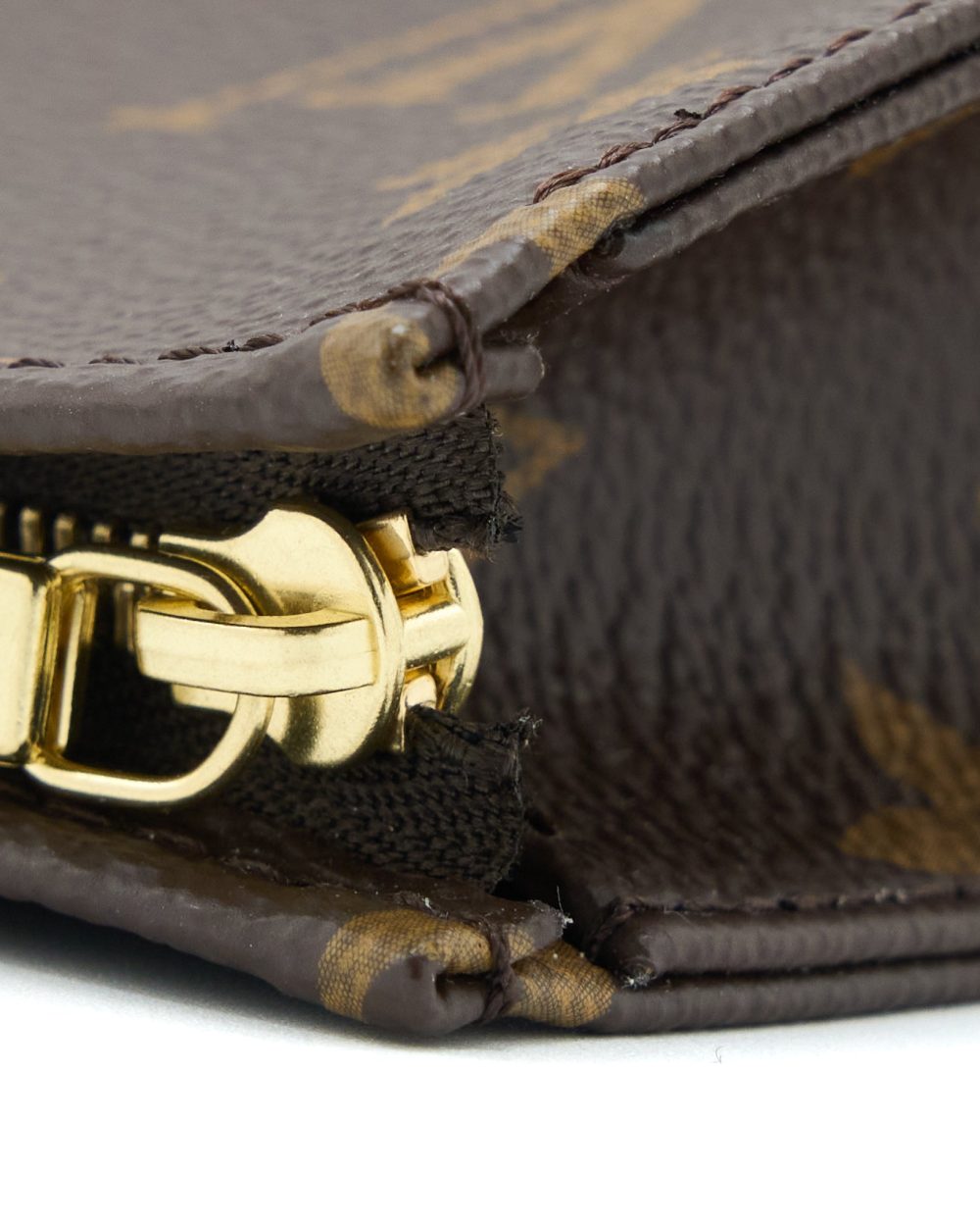 AAA Replica Louis Vuitton LV TOILETRY POCHETTE 15 MONOGRAM CANVAS GHW