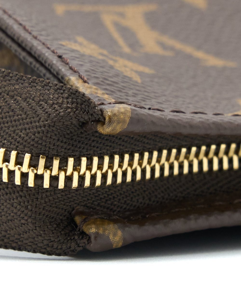 AAA Replica Louis Vuitton LV TOILETRY POCHETTE 15 MONOGRAM CANVAS GHW