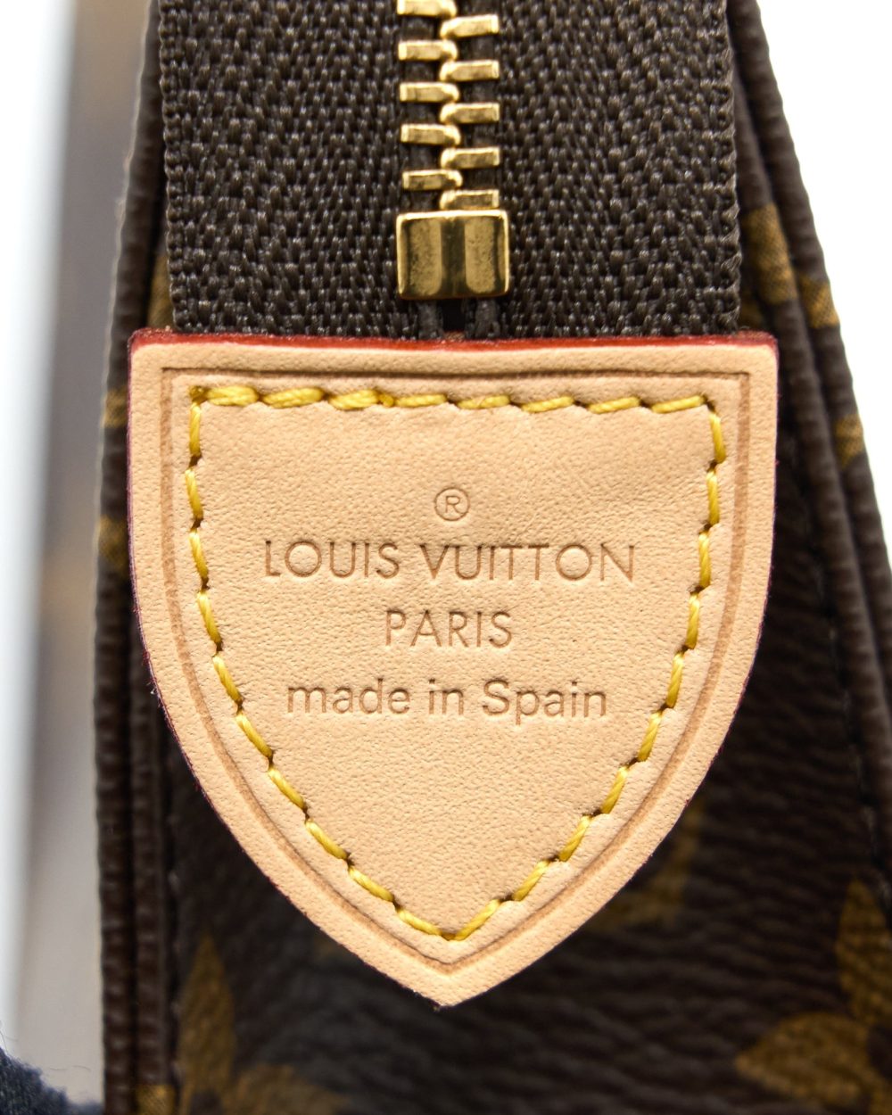 AAA Replica Louis Vuitton LV TOILETRY POCHETTE 15 MONOGRAM CANVAS GHW