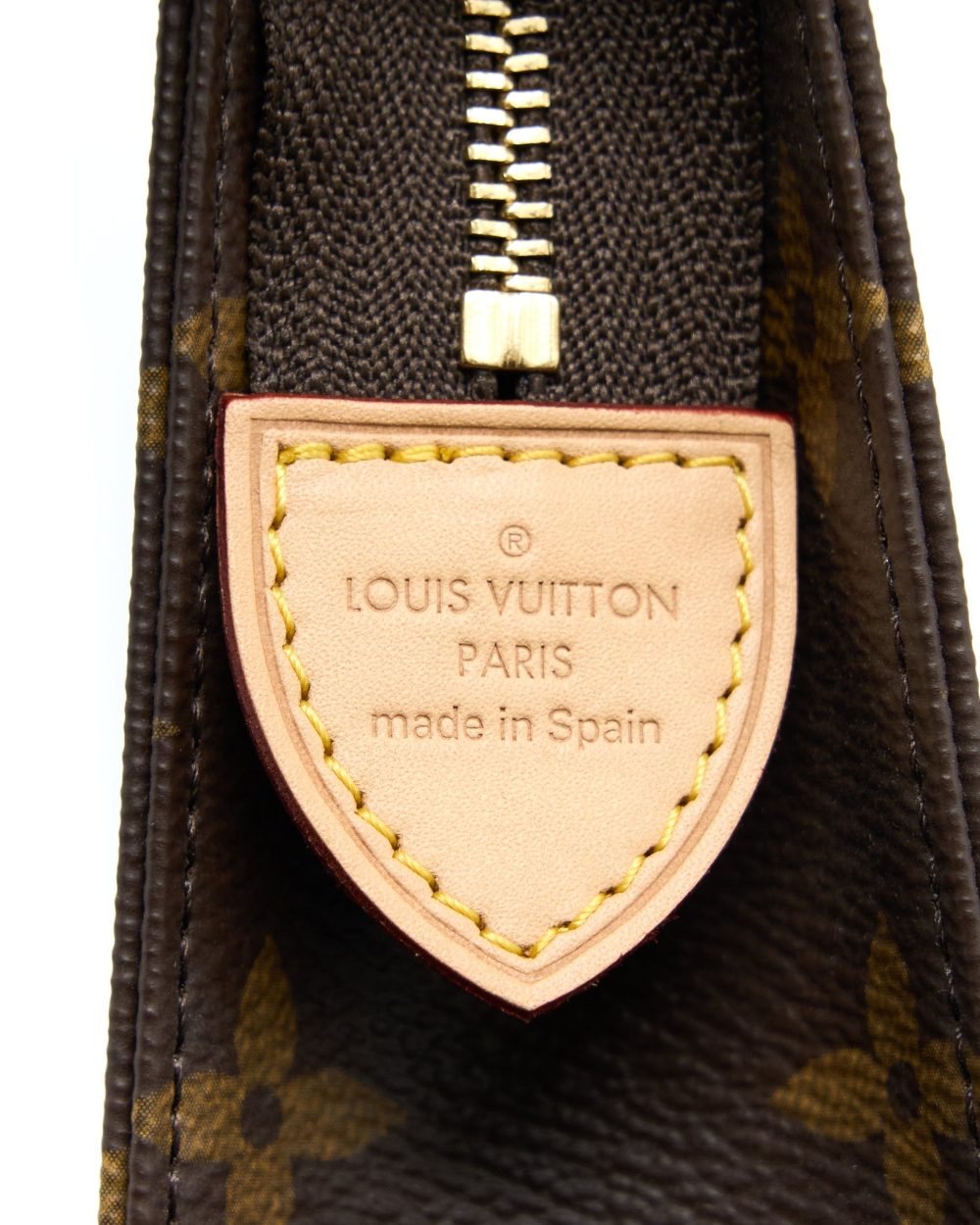AAA Replica Louis Vuitton LV TOILETRY POCHETTE 19 MONOGRAM CANVAS GHW