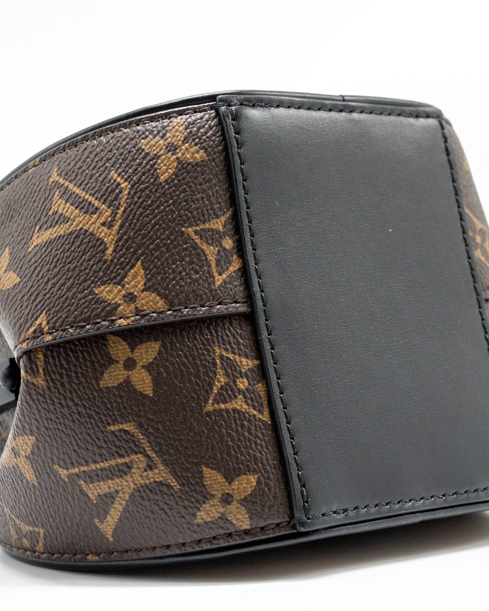 AAA Replica Louis Vuitton LV BOURSICOT CHAIN BAG REVERSE MONOGRAM CANVAS/LEATHER BLACK HARDWARE