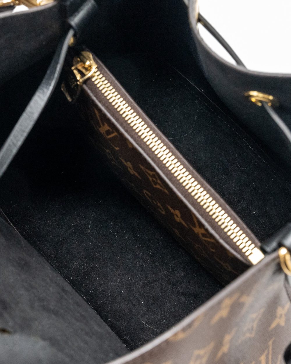 AAA Replica Louis Vuitton LV NEONOE MONOGRAM CANVAS BLACK GHW (NEW VERSION)