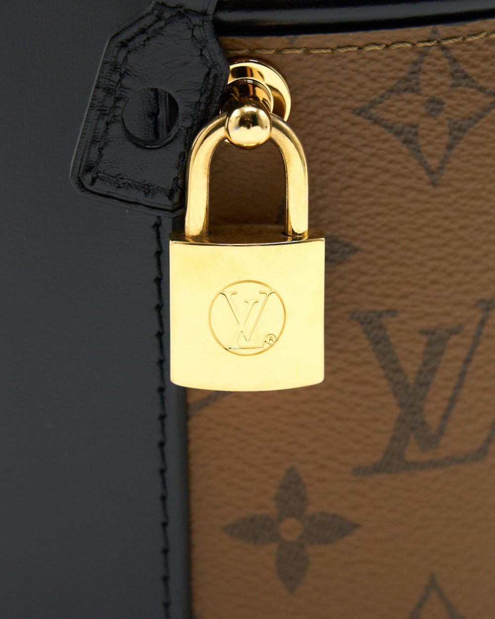 AAA Replica Louis Vuitton LV CANNES BAG MONOGRAM REVERSE CANVAS YEAR 2018
