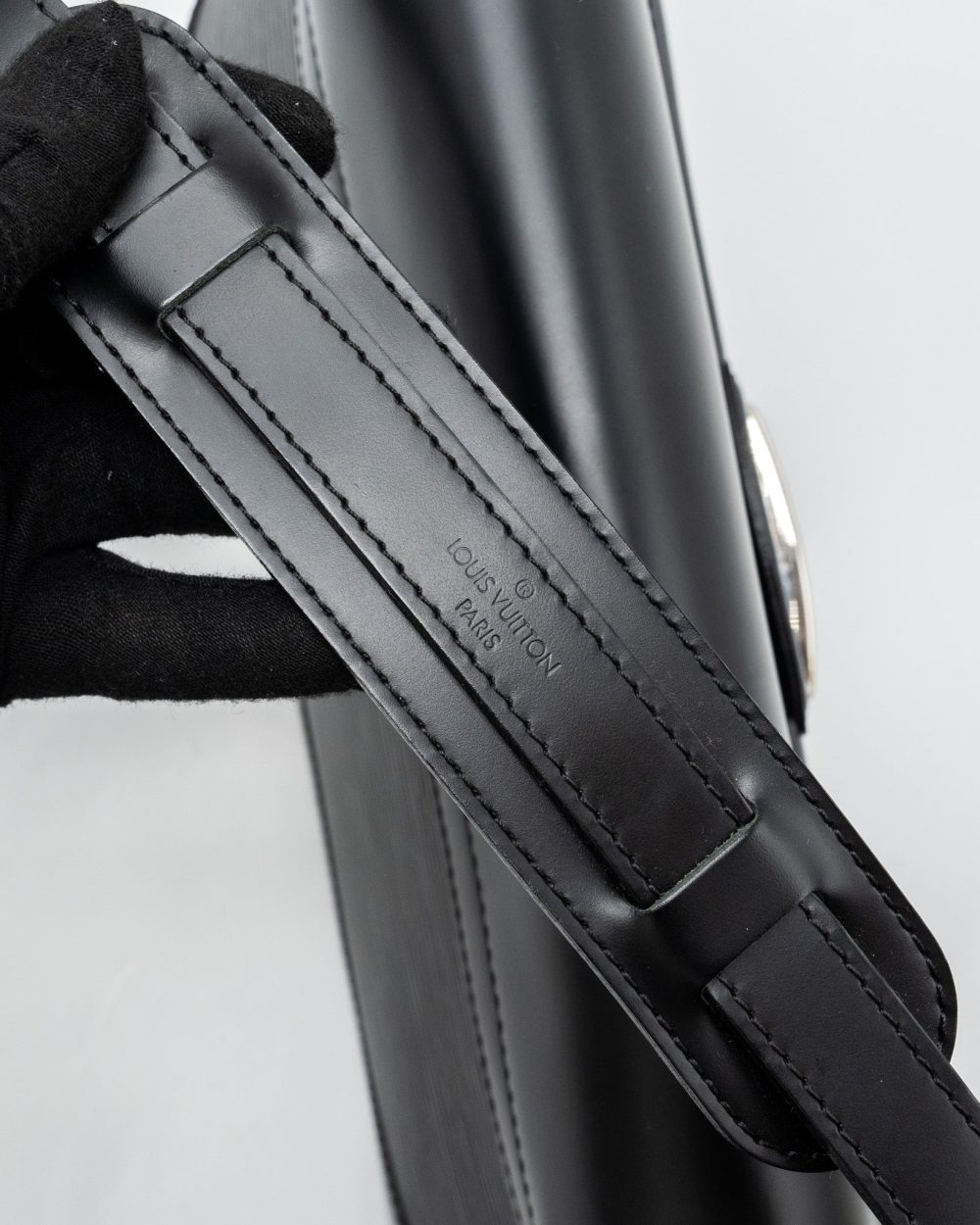 AAA Replica Louis Vuitton LV BAGATELLE PM EPI BLACK SHW