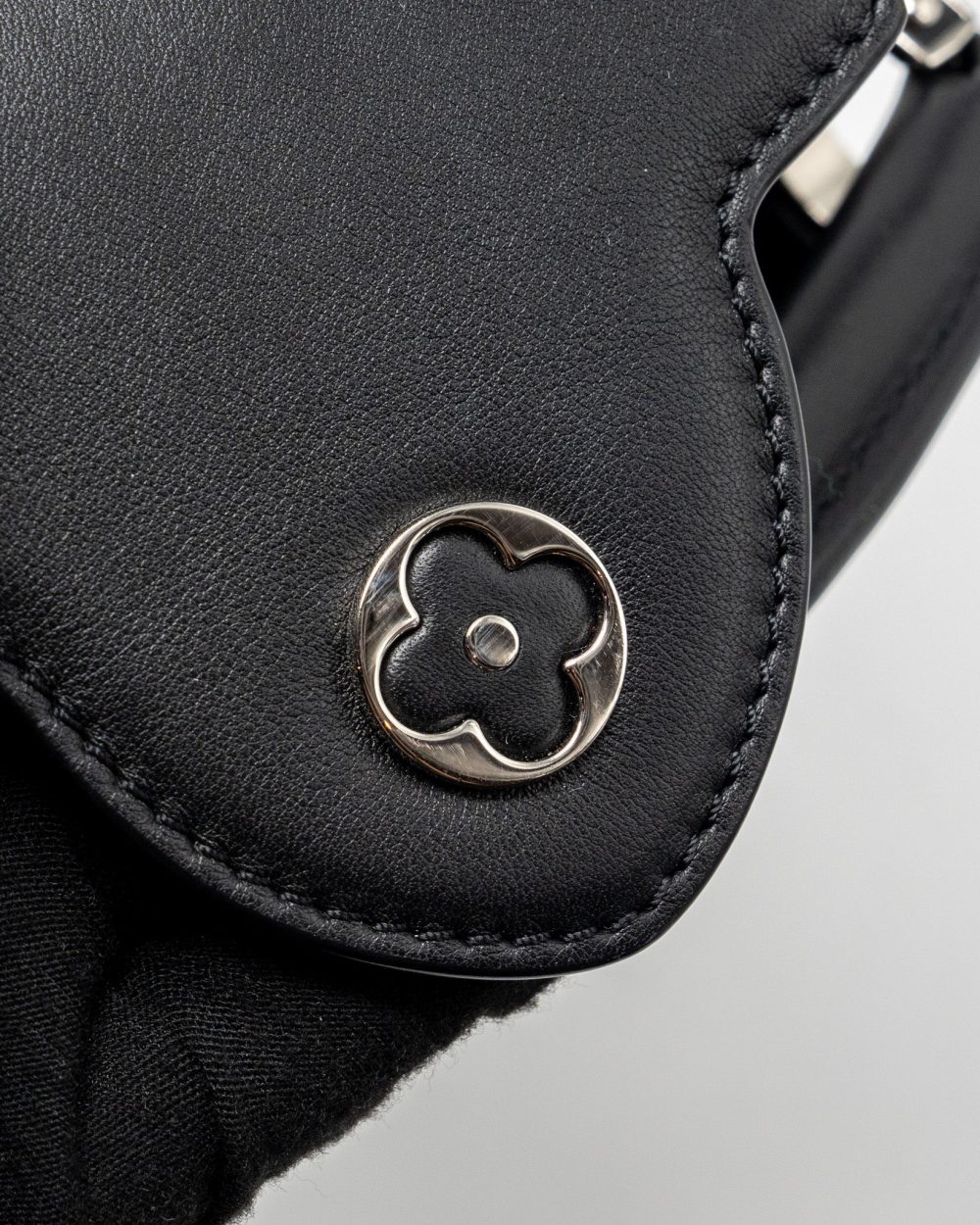 AAA Replica Louis Vuitton LV CAPUCINES MINI LIMITED EDITION SUQUIN / LEATHER MULTICOLOUR BLACK SHW