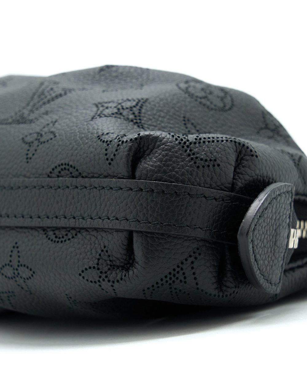 AAA Replica Louis Vuitton LV SCALA MINI POUCH CALFSKIN BLACK SHW