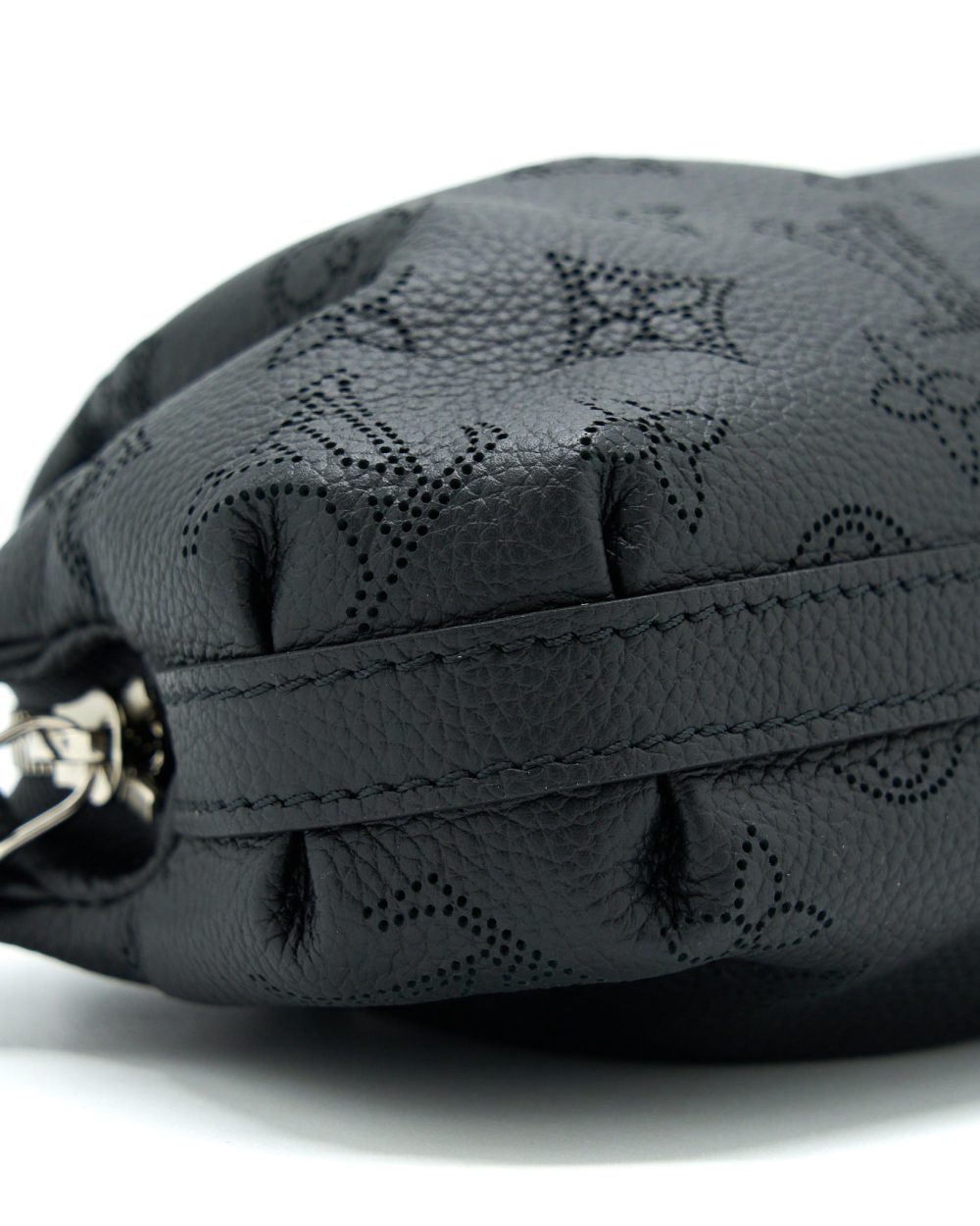 AAA Replica Louis Vuitton LV SCALA MINI POUCH CALFSKIN BLACK SHW