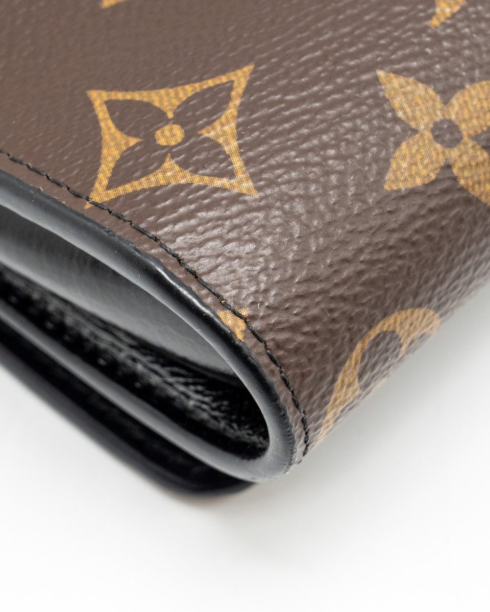AAA Replica Louis Vuitton LV WILD AT HEART TWIST WALLET ON CHAIN CALFSKIN/MONOGRAM CANVAS MULTICOLOLUR BLACK/SLIVER HARDWARE