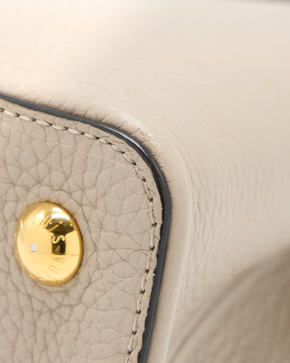 AAA Replica Louis Vuitton LV CAPUCINE MM TAURILLON GALET GHW