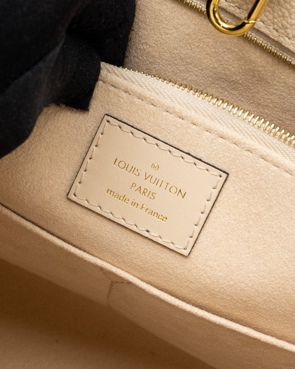 AAA Replica Louis Vuitton LV ONTHEGO MM EMPREINTE LEATHER WHITE GHW (NEW VERSION)