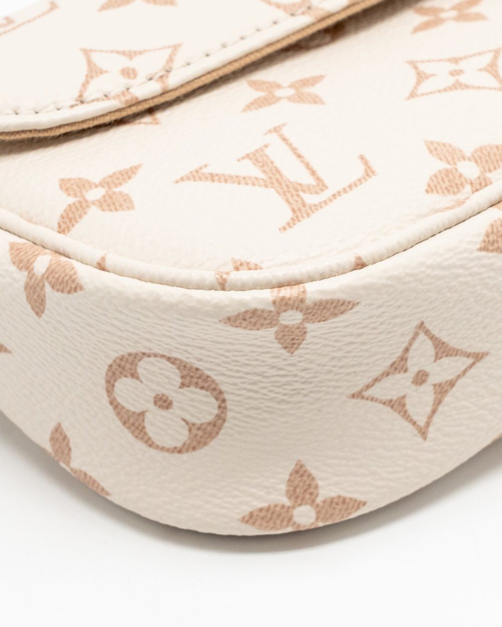 AAA Replica Louis Vuitton LV IVY WALLET ON CHAIN MONOGRAM DUNE CANVAS BEIGE/CREAM GHW