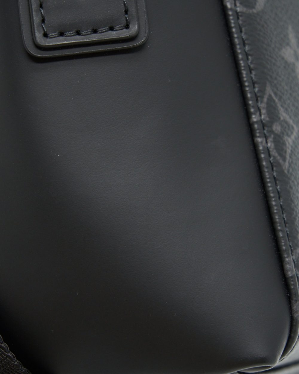 AAA Replica Louis Vuitton LV ECLIPSE VOYAGER MESSENGER BAG MONOGRAM CANVAS BLACK YEAR 2020