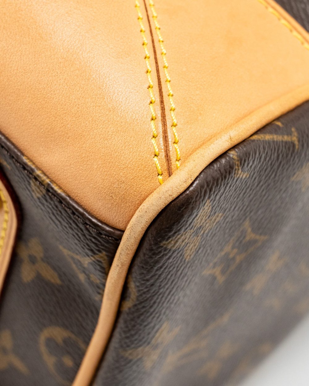 AAA Replica Louis Vuitton LV RETIRO PM MONOGRAM CANVAS GHW