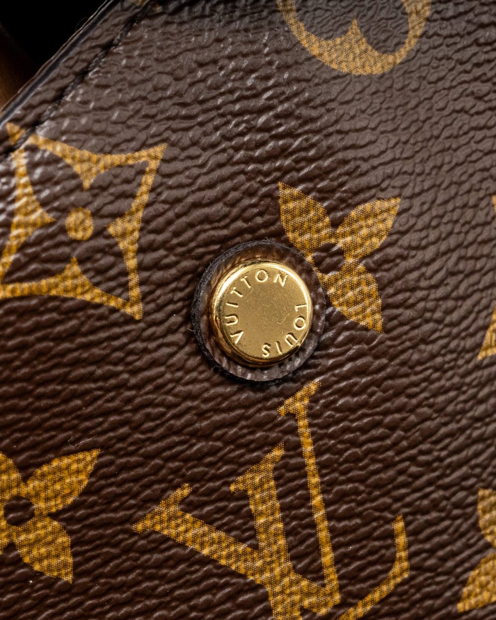 AAA Replica Louis Vuitton LV MONTAIGNE MM MONOGRAM CANVAS GHW