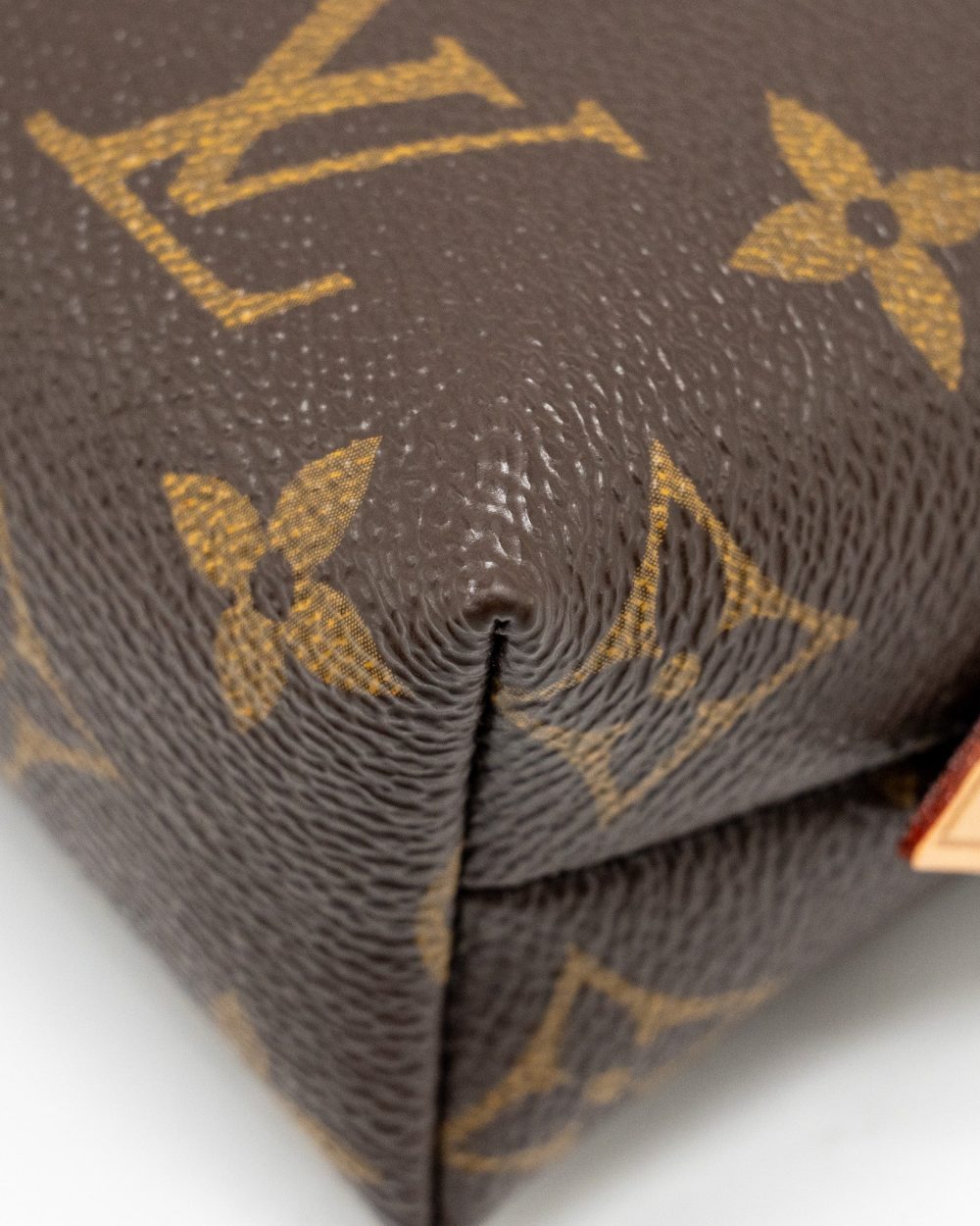 AAA Replica Louis Vuitton LV COSMETIC POUCH MONOGRAM CANVAS GHW