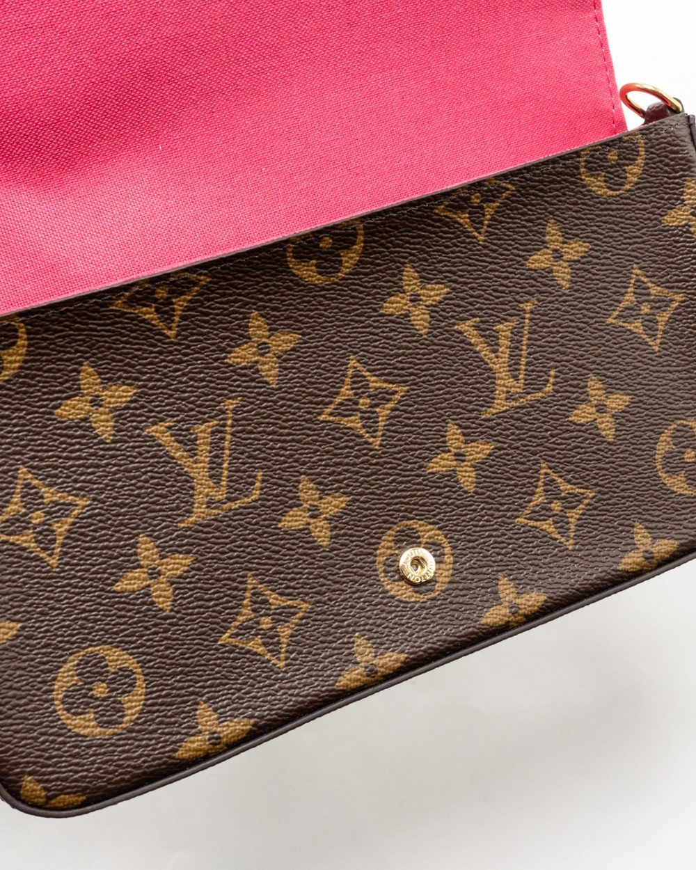 AAA Replica Louis Vuitton LV POCHETTE FELICIE LIMITED EDITION VIVIENNE MASCOT ON HOLLYWOOD DRIVE MONOGRAM CANVAS GHW