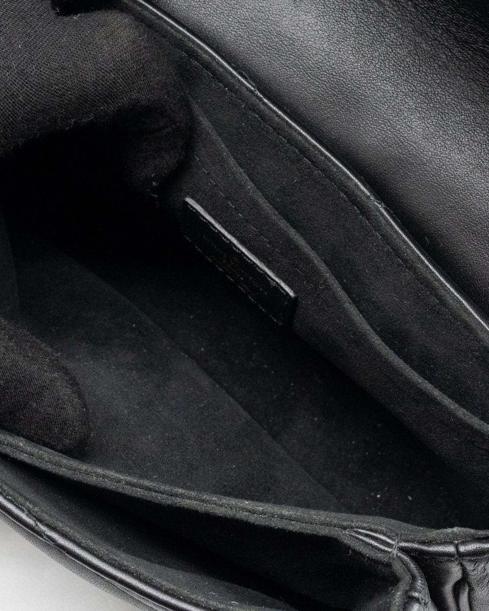 AAA Replica Louis Vuitton LV NEW WAVE PM CHAIN BAG CALFSKIN BLACK GHW (NEW VERSION)