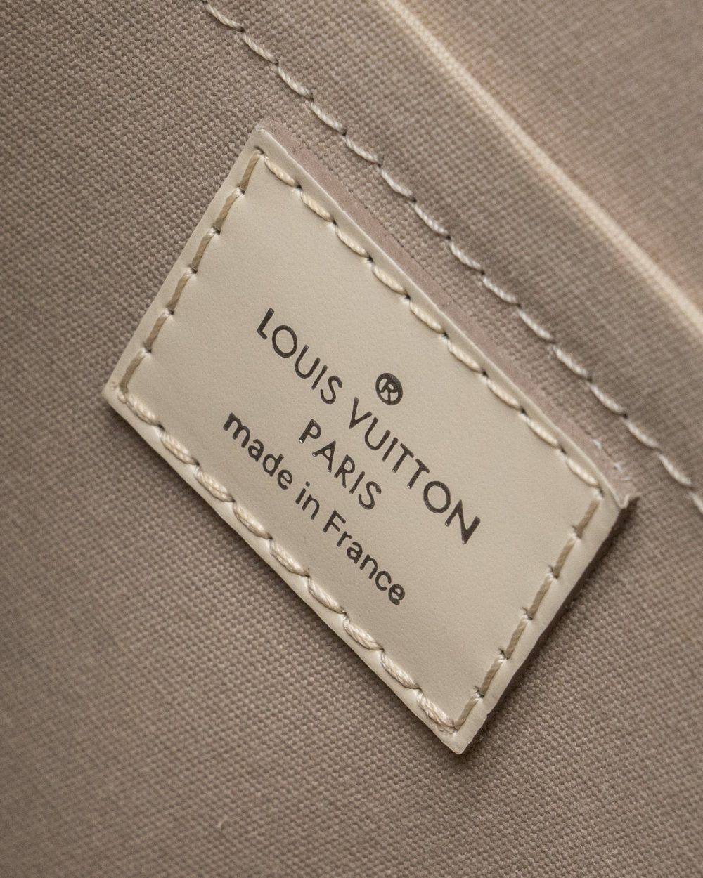AAA Replica Louis Vuitton LV MADELEINE GM TOTE BAG EPI WHITE SHW
